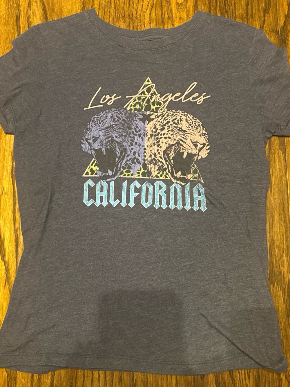 Free State by Aeropostale Charcoal Graphic Logo Tee size small